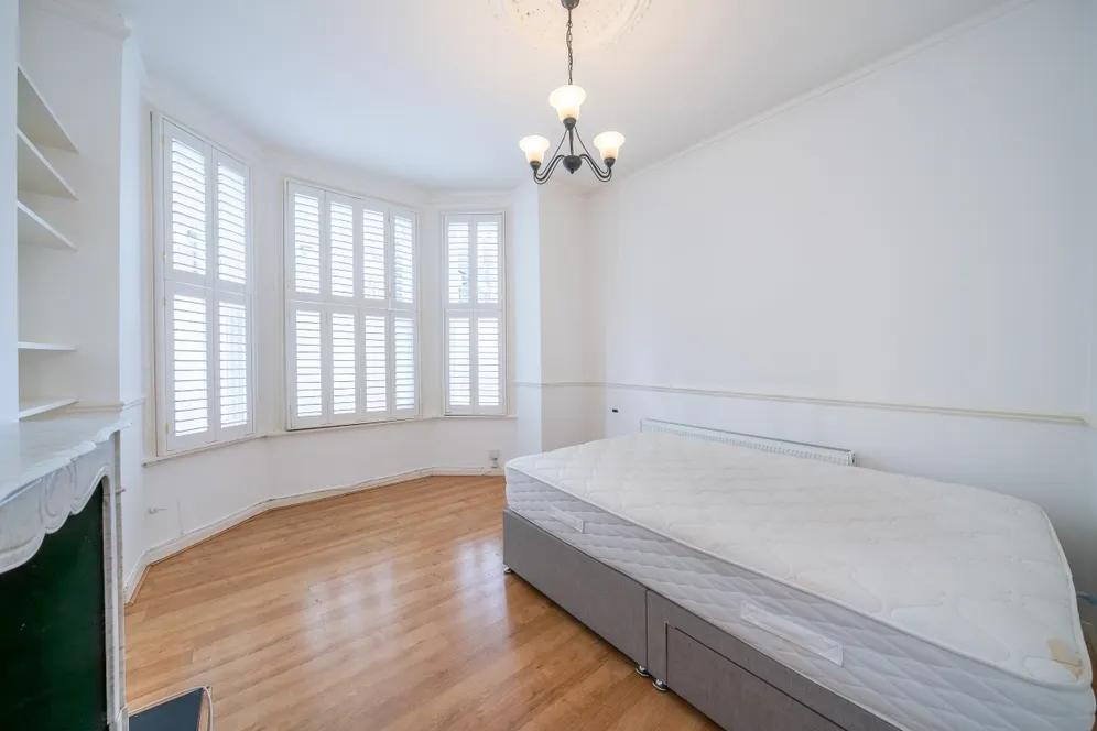 Strathblaine Road London SW11 photo 4