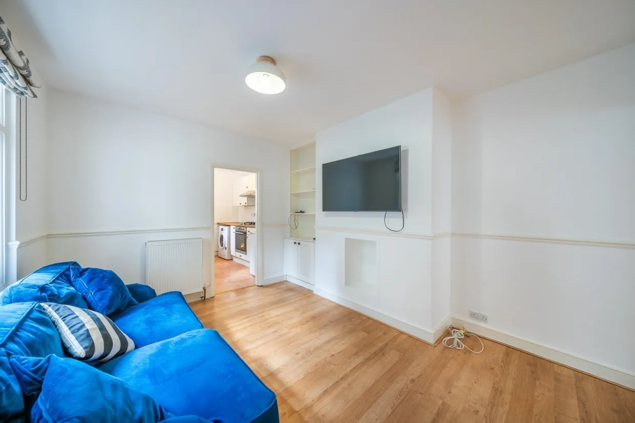 Strathblaine Road London SW11 photo 7
