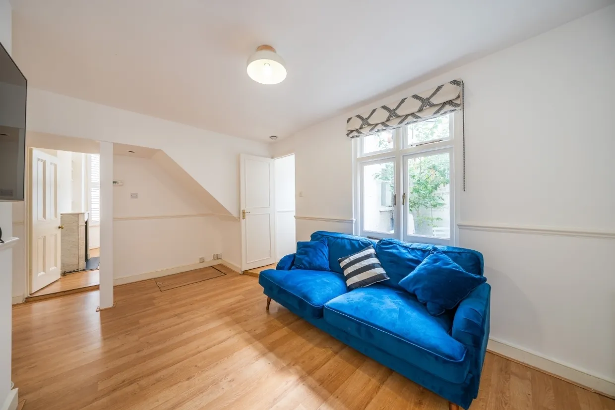 Strathblaine Road London SW11 photo 8