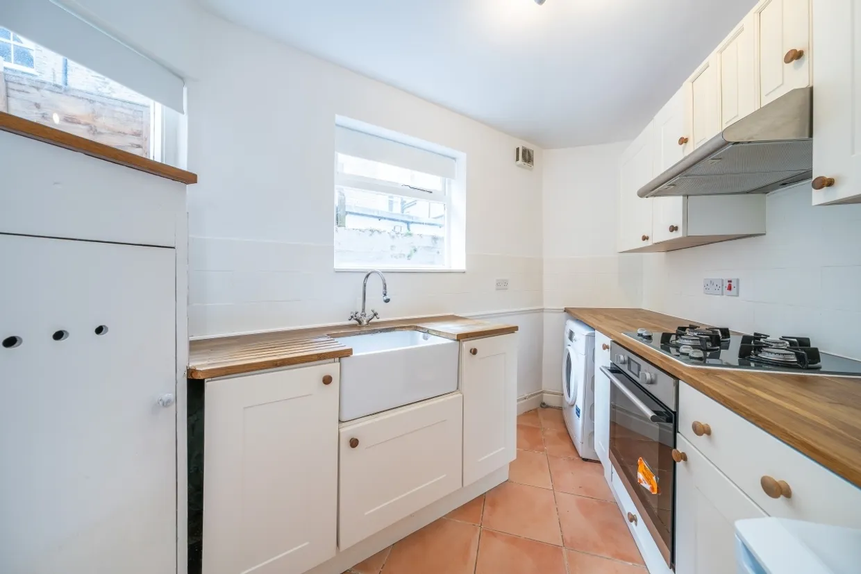 Strathblaine Road London SW11 photo 9