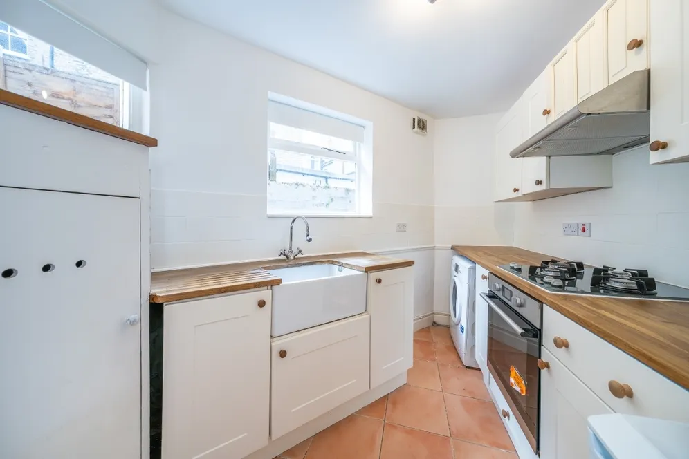 Strathblaine Road London SW11 photo 9