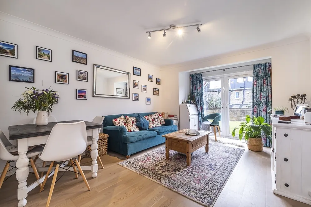Ravensbury Road London SW18 photo 3