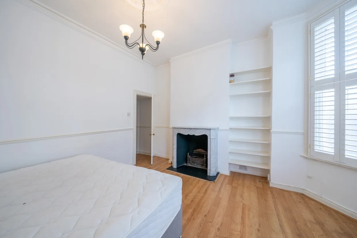 Strathblaine Road London SW11 photo 11