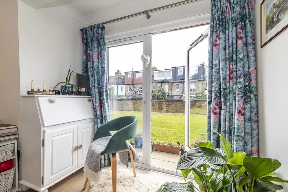 Ravensbury Road London SW18 photo 5