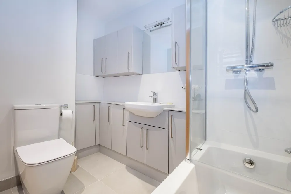 Avante Court Kingston Upon Thames KT1 photo 13