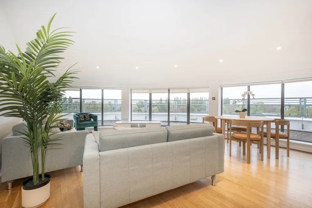 Avante Court Kingston Upon Thames KT1 photo 15