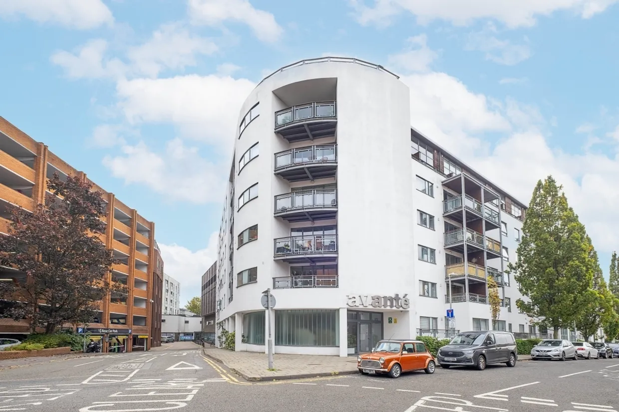 Avante Court Kingston Upon Thames KT1 photo 23