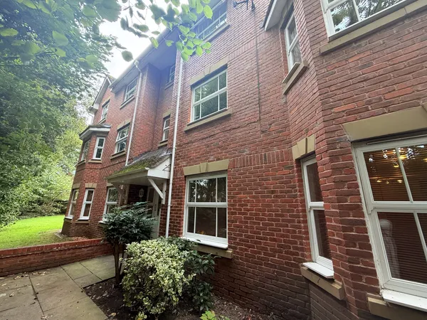 Kentmere Close, WA15