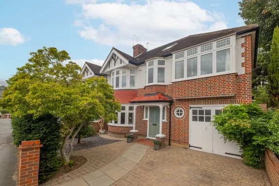 Popes Avenue, Twickenham, TW2