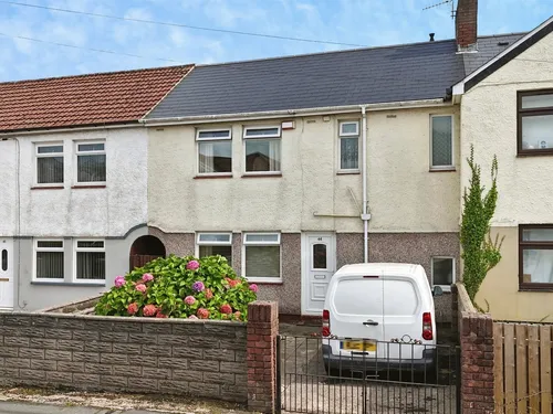 First Avenue, CAERPHILLYphoto