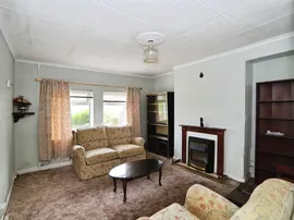 First Avenue, CAERPHILLY thumb 3