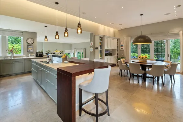 Summerhill Road, Prestbury, SK10 photo 2