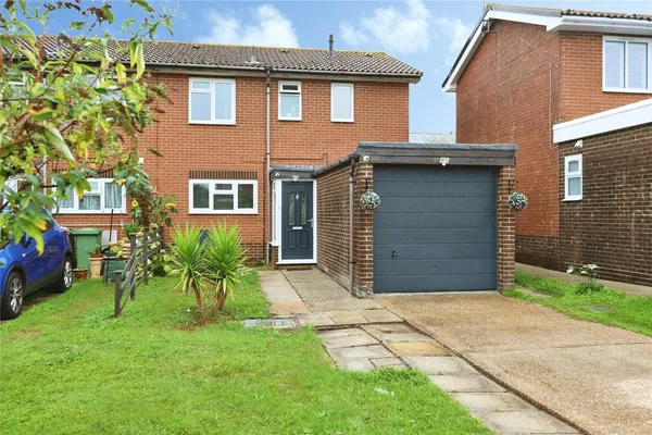 Woods Drive, Apse Heath, Sandown, Isl...