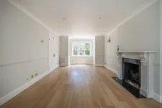 Bainbridge Close, Richmond, TW10 photo 3