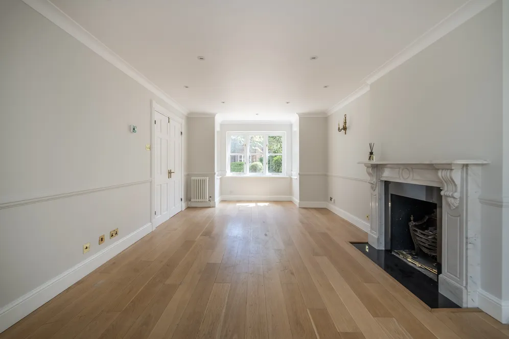 Bainbridge Close, Richmond, TW10 photo 3