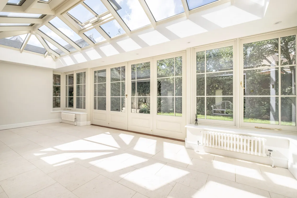 Bainbridge Close, Richmond, TW10 photo 6