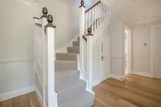 Bainbridge Close, Richmond, TW10 photo 8