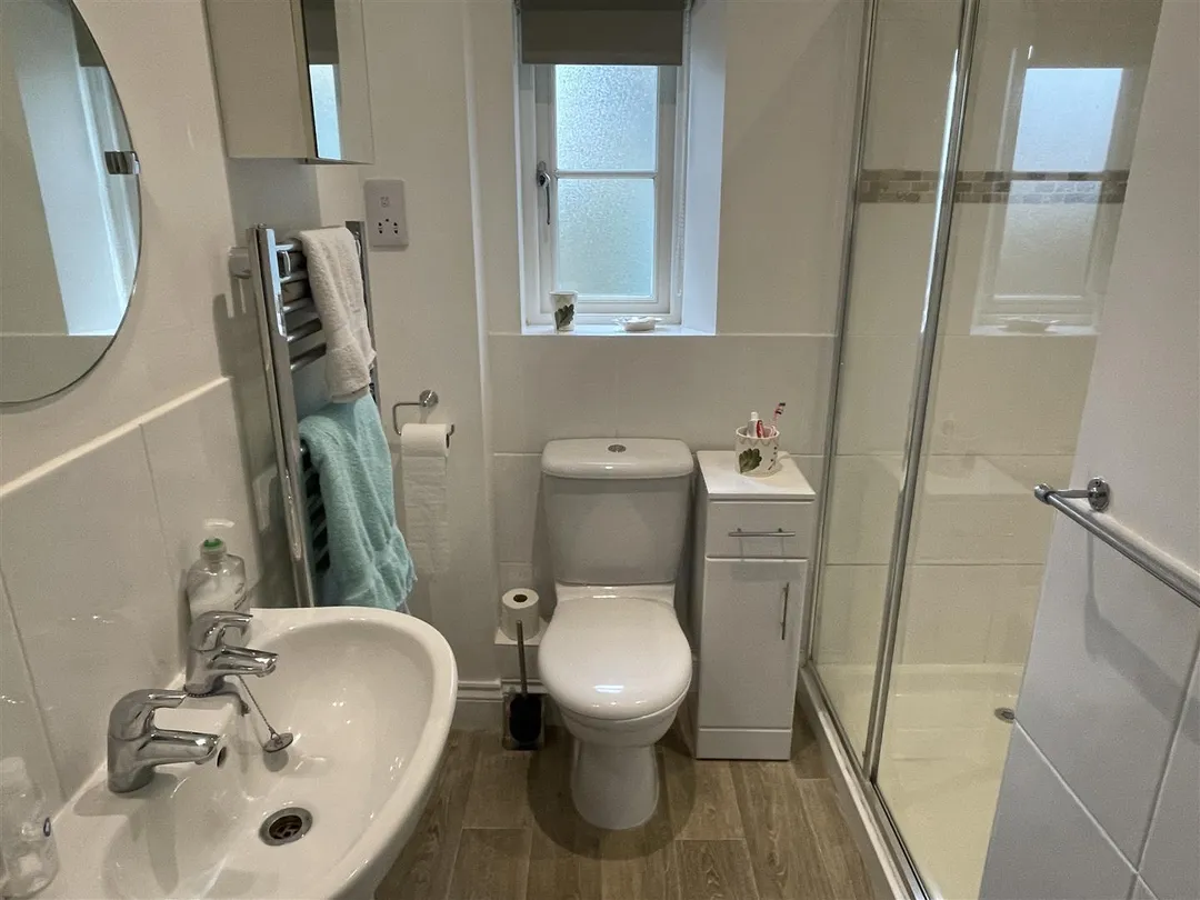 https://mr0.homeflow-assets.co.uk/files/photo/image/48245/0954/_x_/fymo9Qqk80SzM3JmBk-vXg.jpg