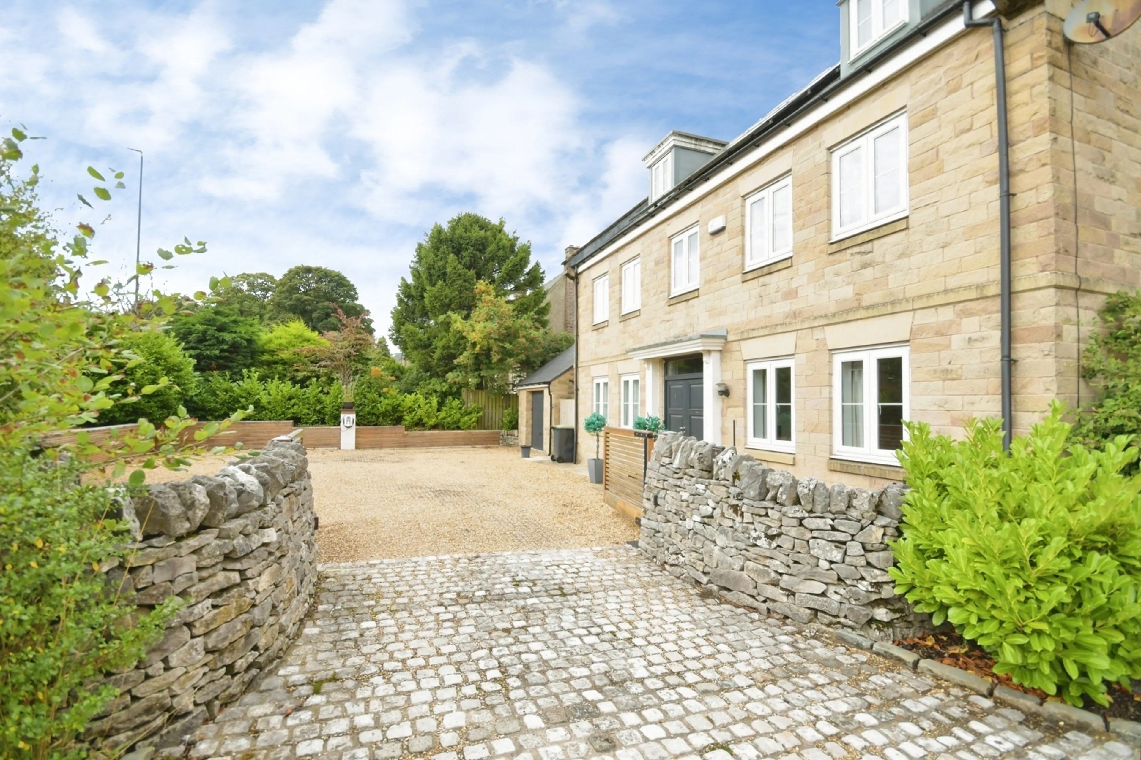 Property photo 37