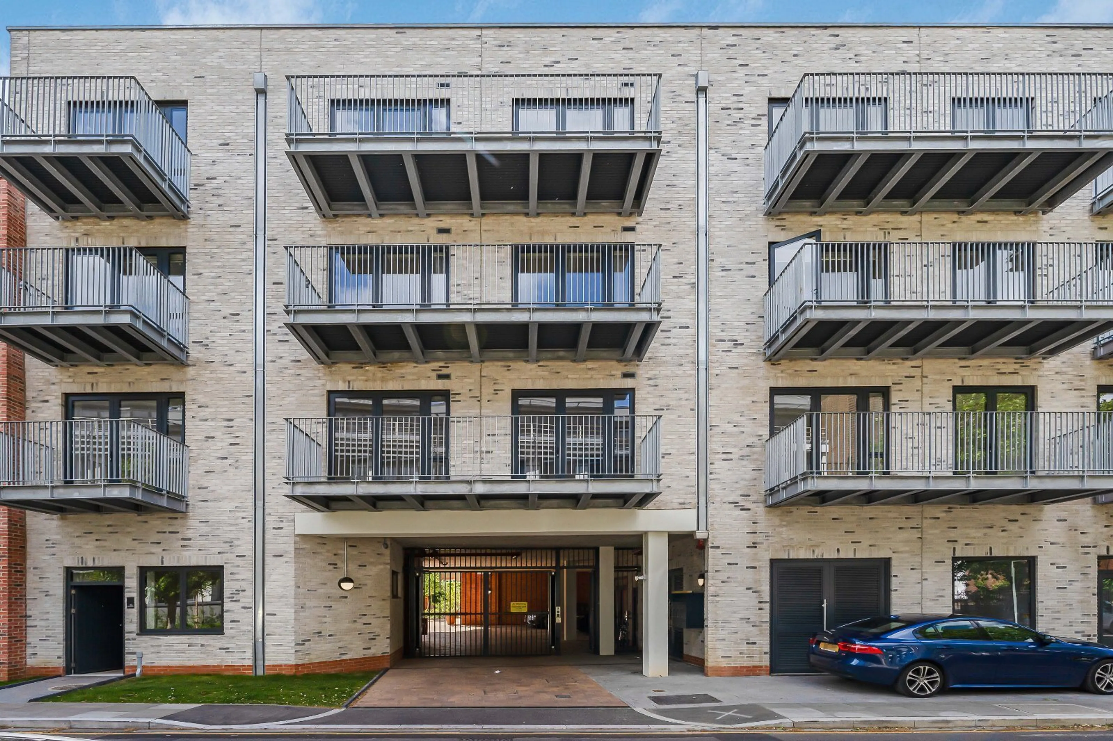 Photo 0
