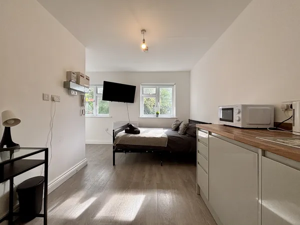 Kings Road, SE25