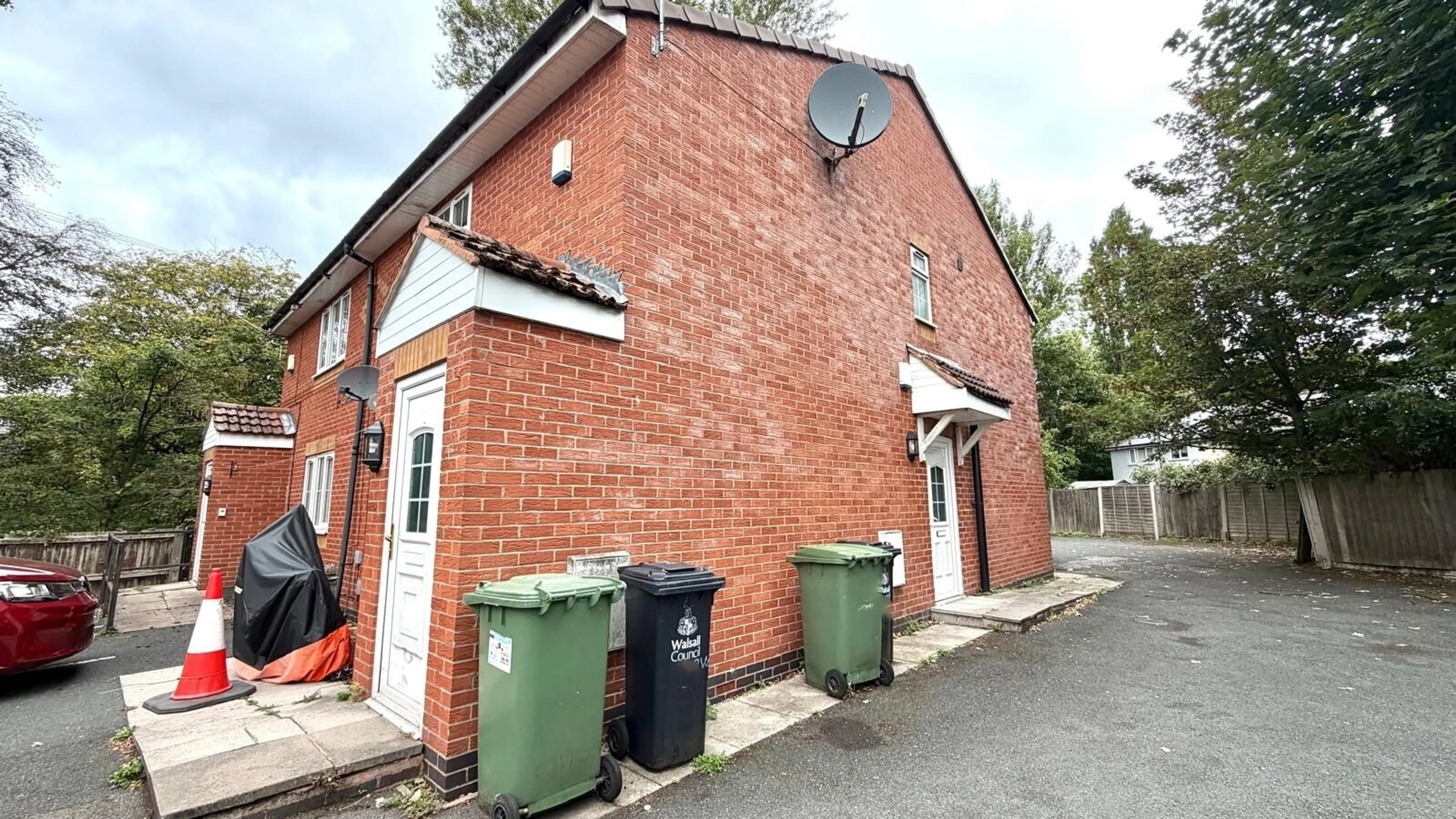 Property photo 0