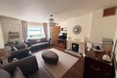 Lennon Close, Rugby