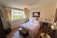 Lennon Close, Rugby