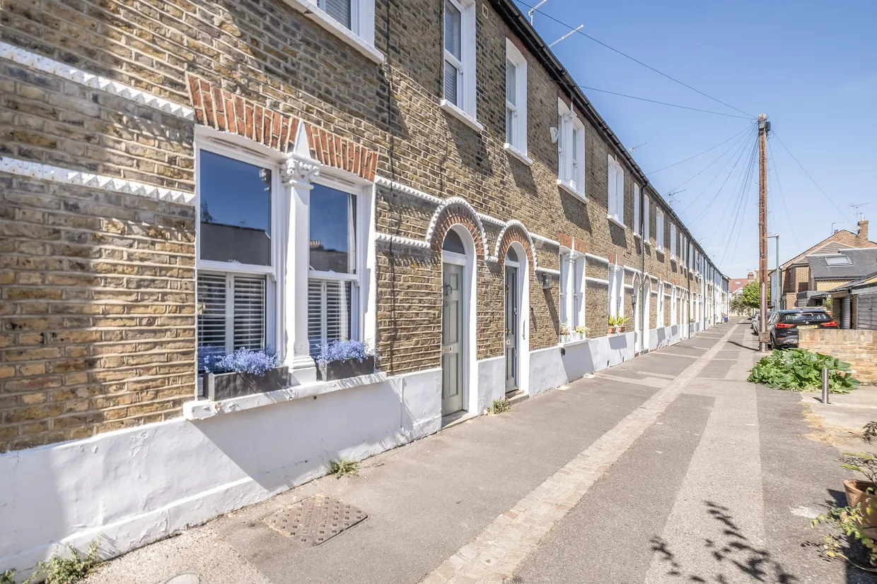 Rock Avenue, London, SW14 photo 1