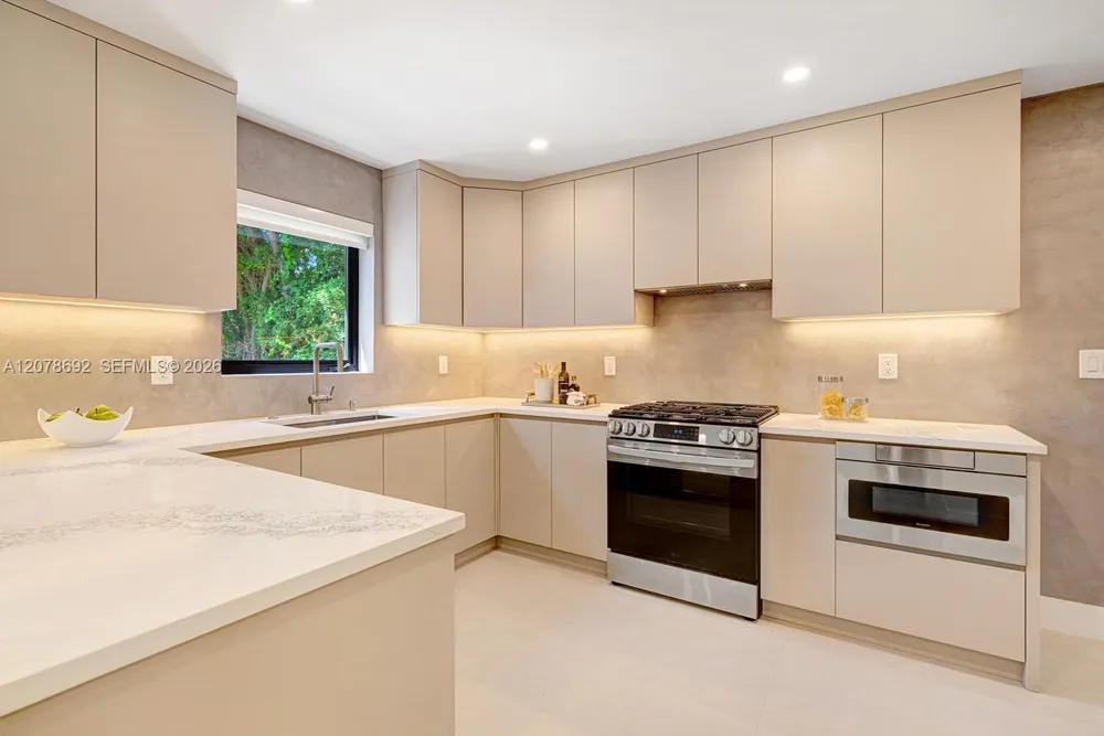 558 NE 94th St, Miami Shores, FL 33138