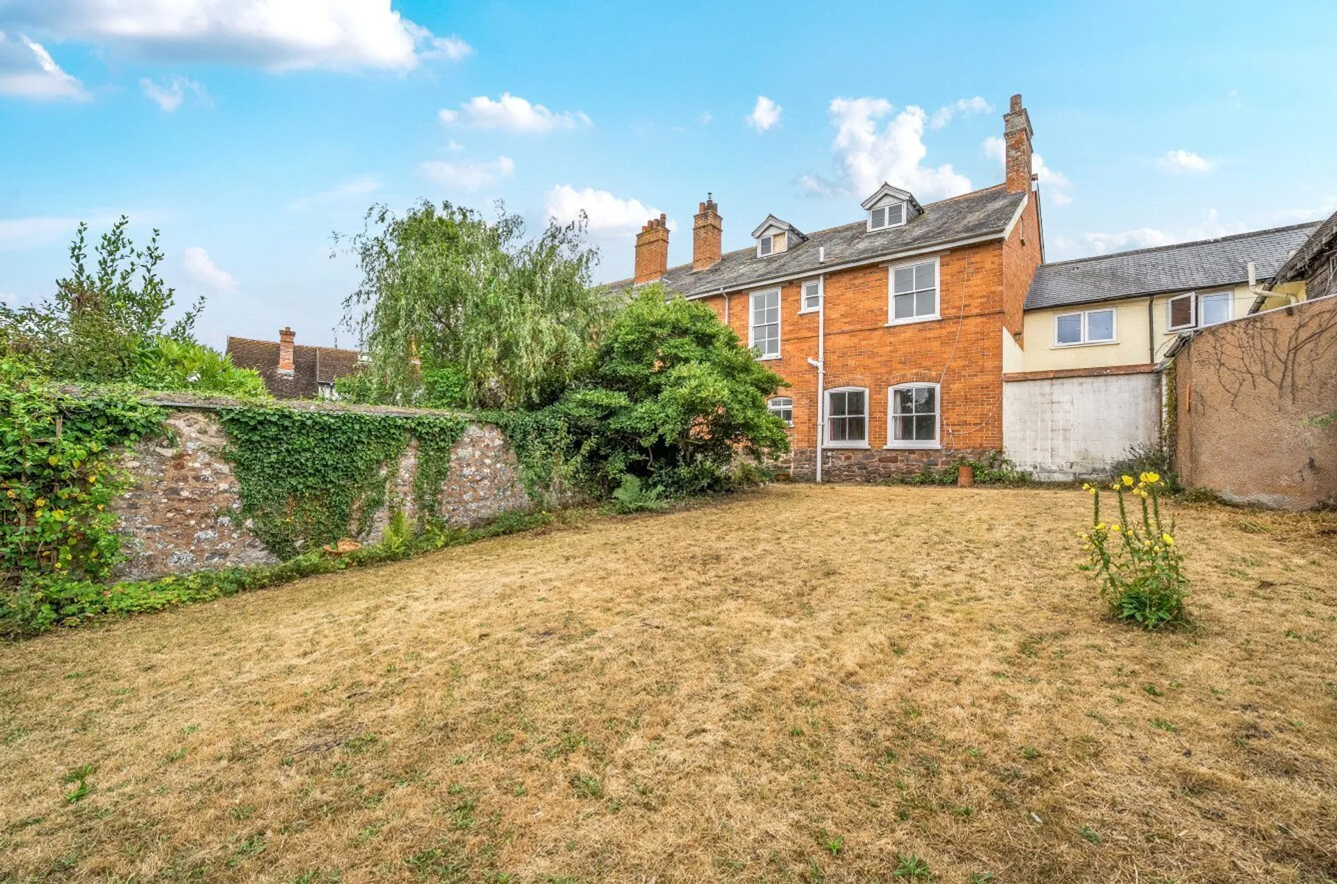 Property photo top 1