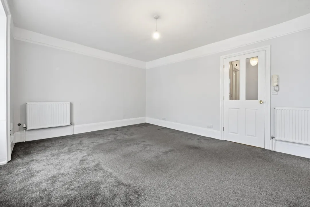 https://mr0.homeflow-assets.co.uk/files/photo/image/48250/7992/_x_/23218_cbea_1119043604_IMG_4.jpg