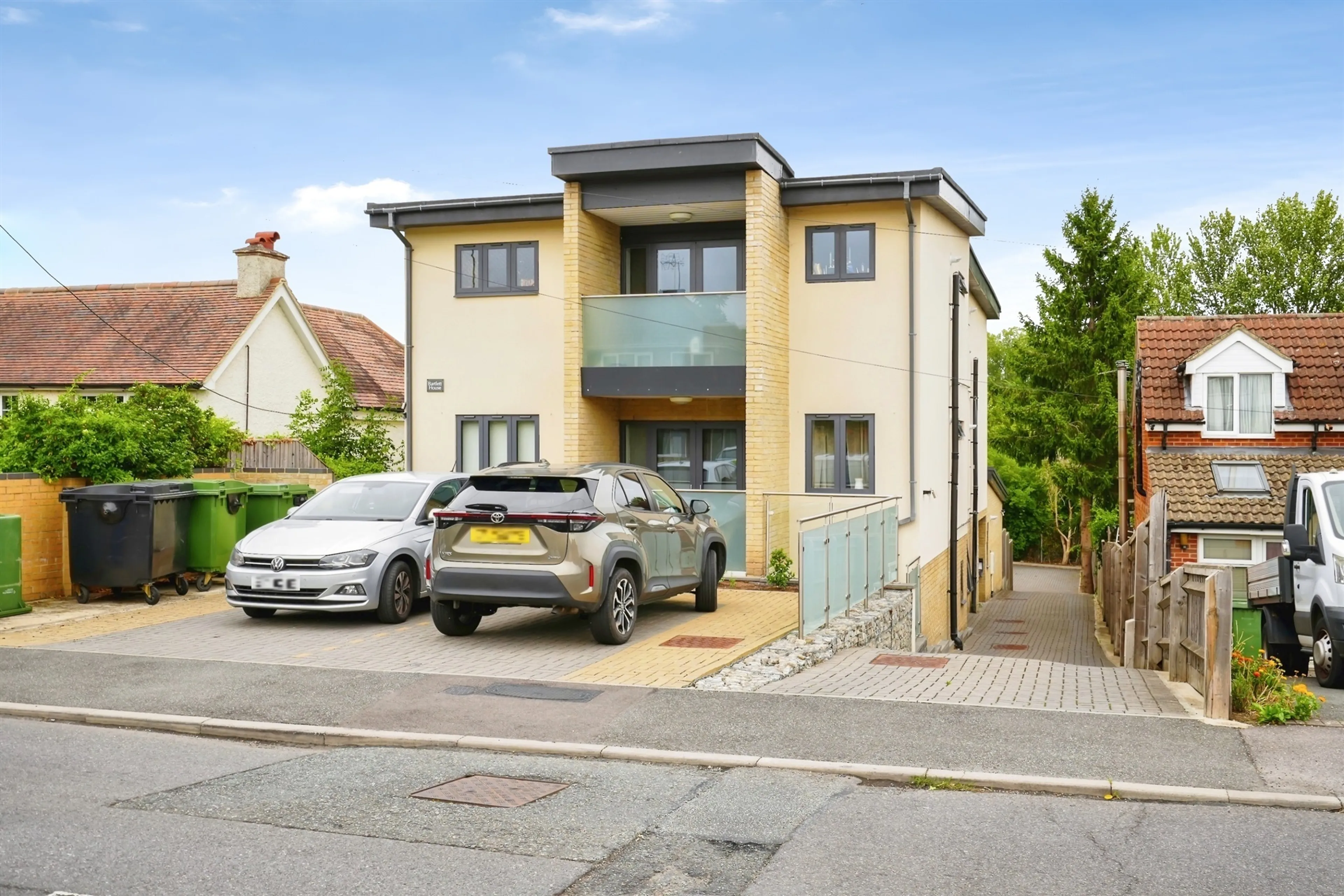 Property photo 0