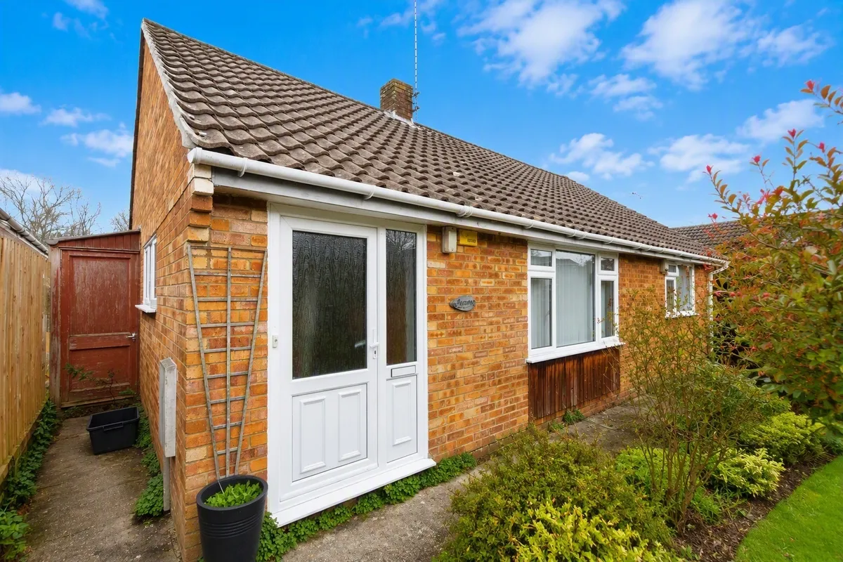Elms Close, Sandleheath, FORDINGBRIDGE
