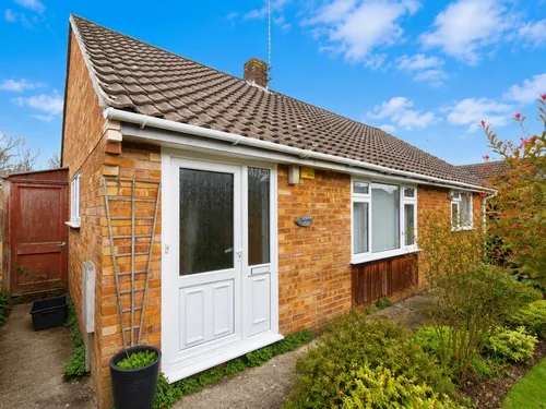 Elms Close, Sandleheath, FORDINGBRIDGEphoto
