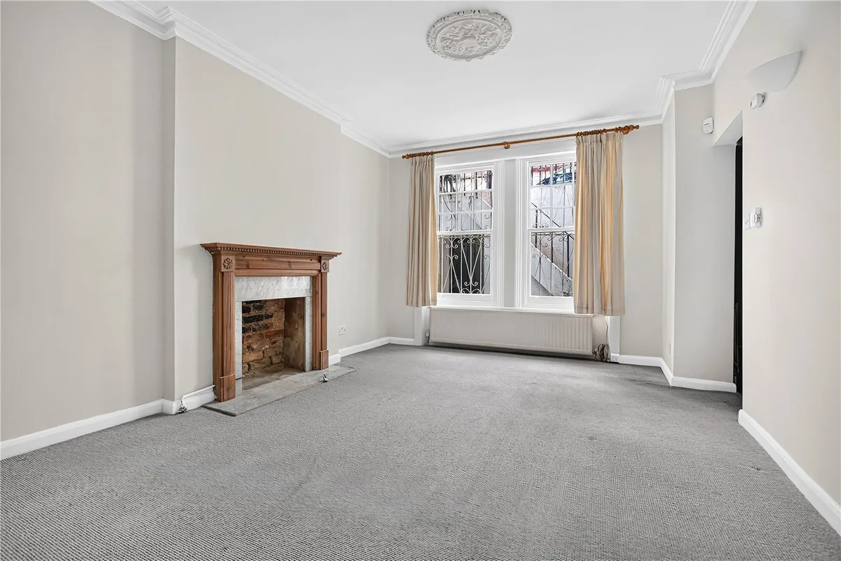 Barton Road, London, W14