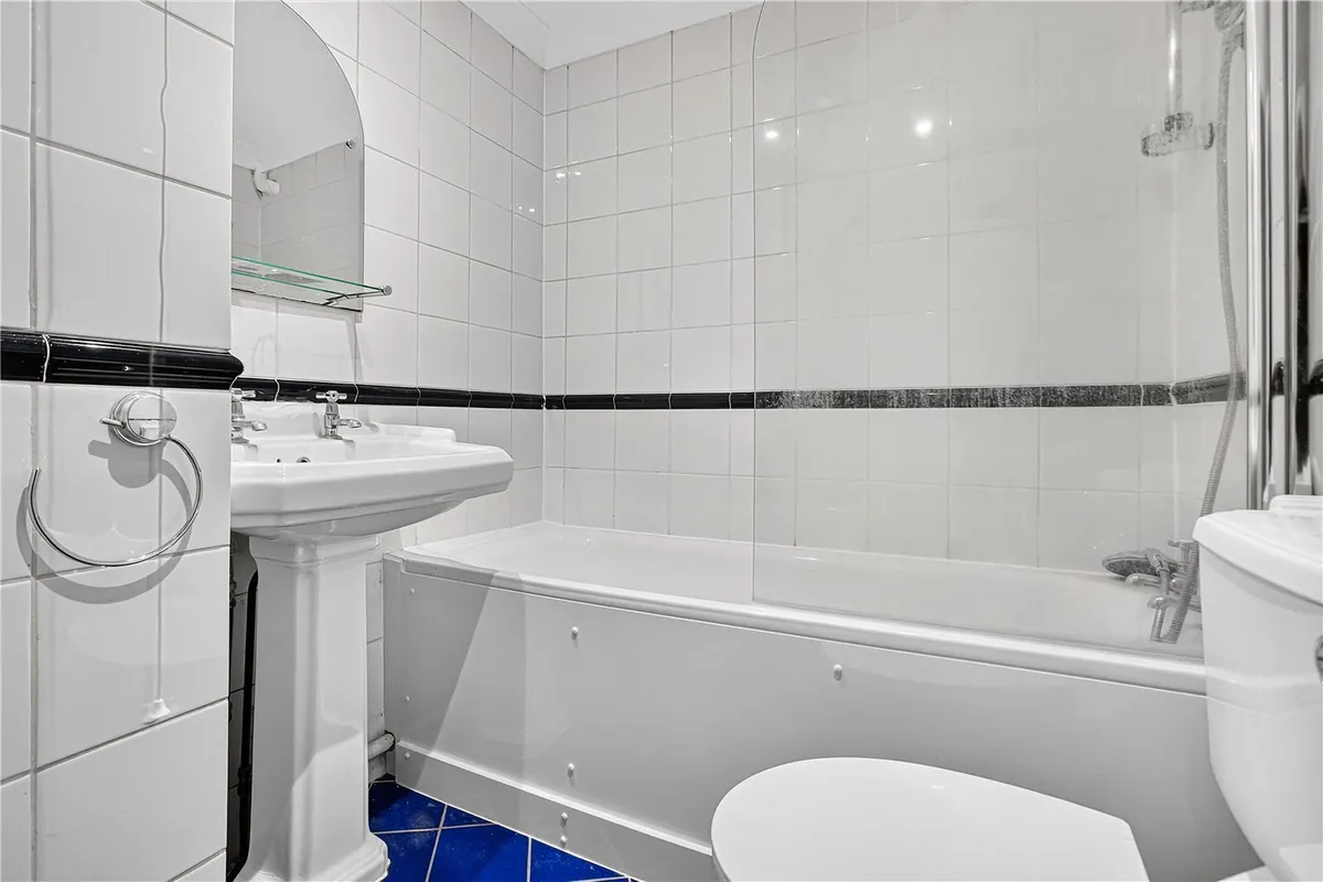 Barton Road, London, W14