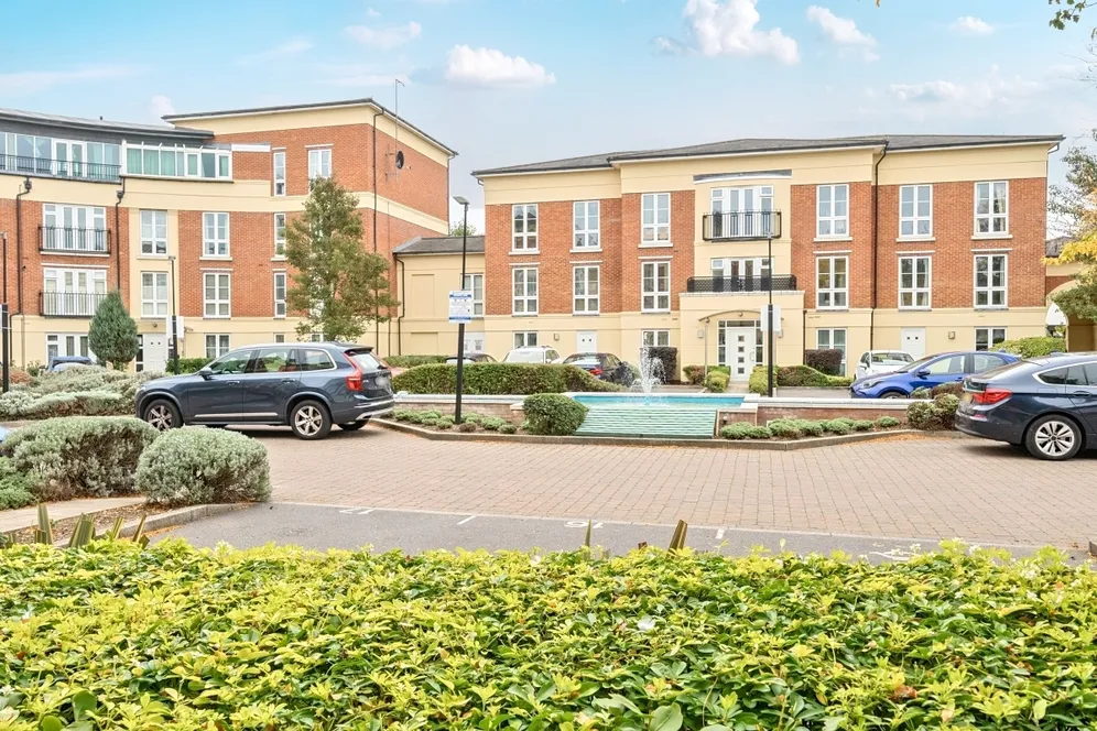 Trevelyan Court Windsor SL4 photo 2