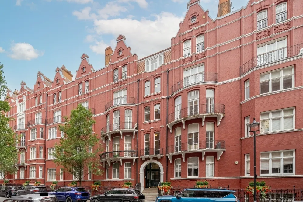 Hyde Park Mansions Cabbell Street NW1 photo 2