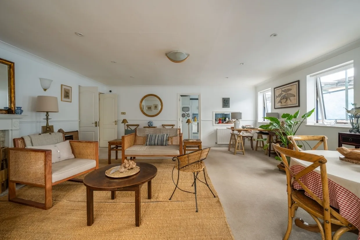 Windmill Road, SW19 photo 3