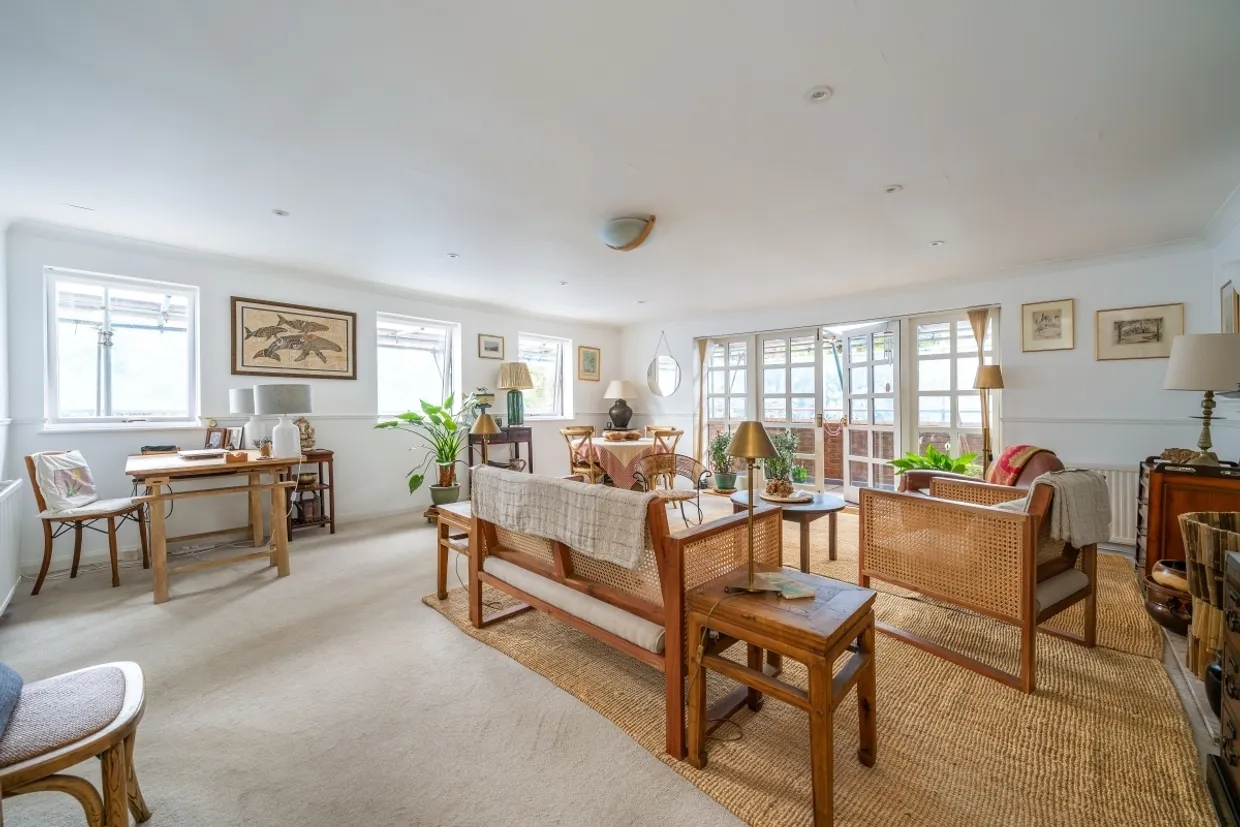 Windmill Road, SW19 photo 4