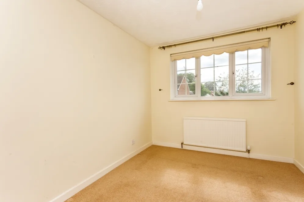 Savernake Court Marlborough SN8 photo 7