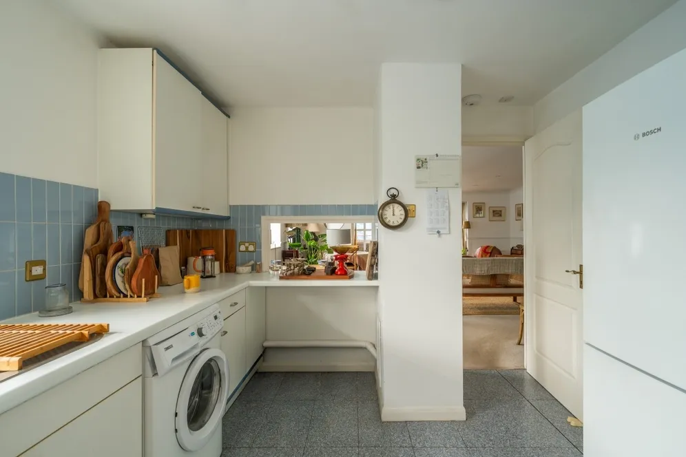 Windmill Road, SW19 photo 8