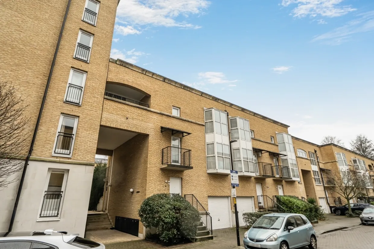 Queen Of Denmark Court, Rotherhithe, SE16 photo 10