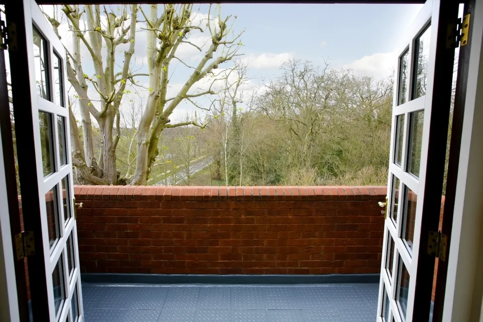 Windmill Road, SW19 photo 16