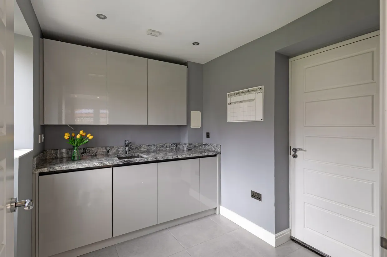 Bishopdown, Salisbury, SP1 photo 6