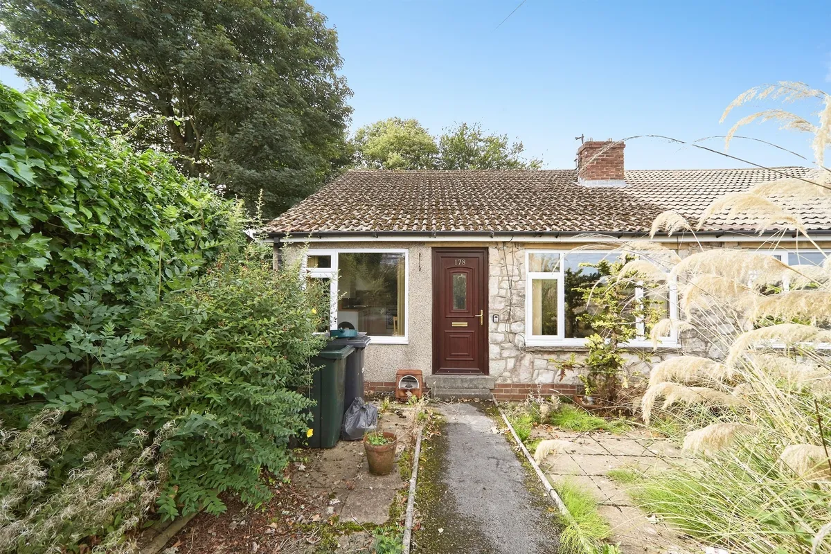 Thwaites Brow Road, Keighley