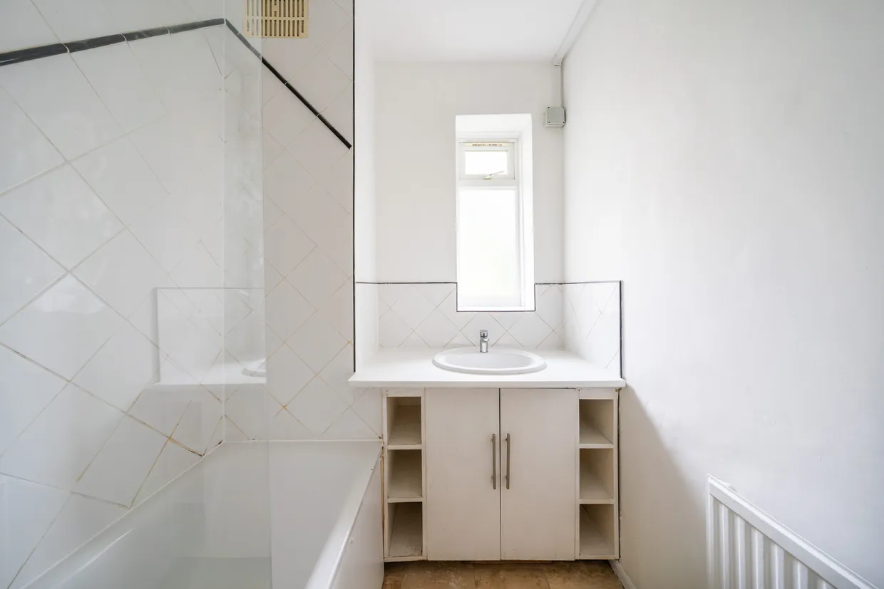 Weir Road, London, SW12 photo 9