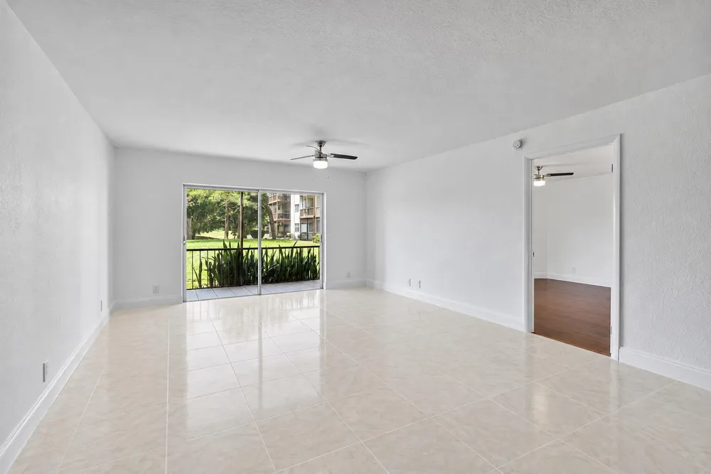6260 S Falls Circle Dr, Lauderhill, FL 33319