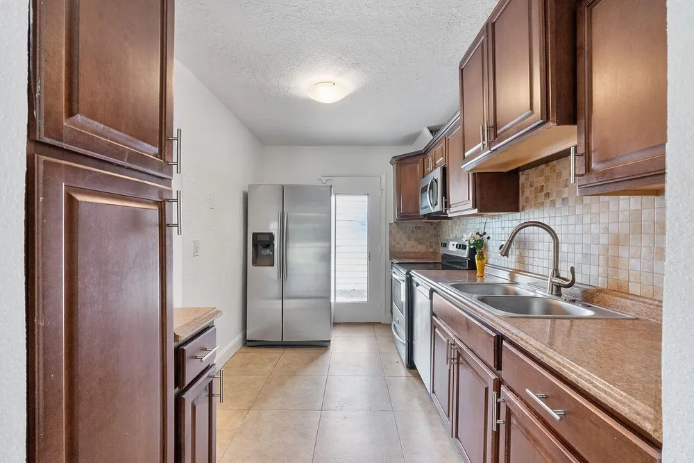 6260 S Falls Circle Dr, Lauderhill, FL 33319